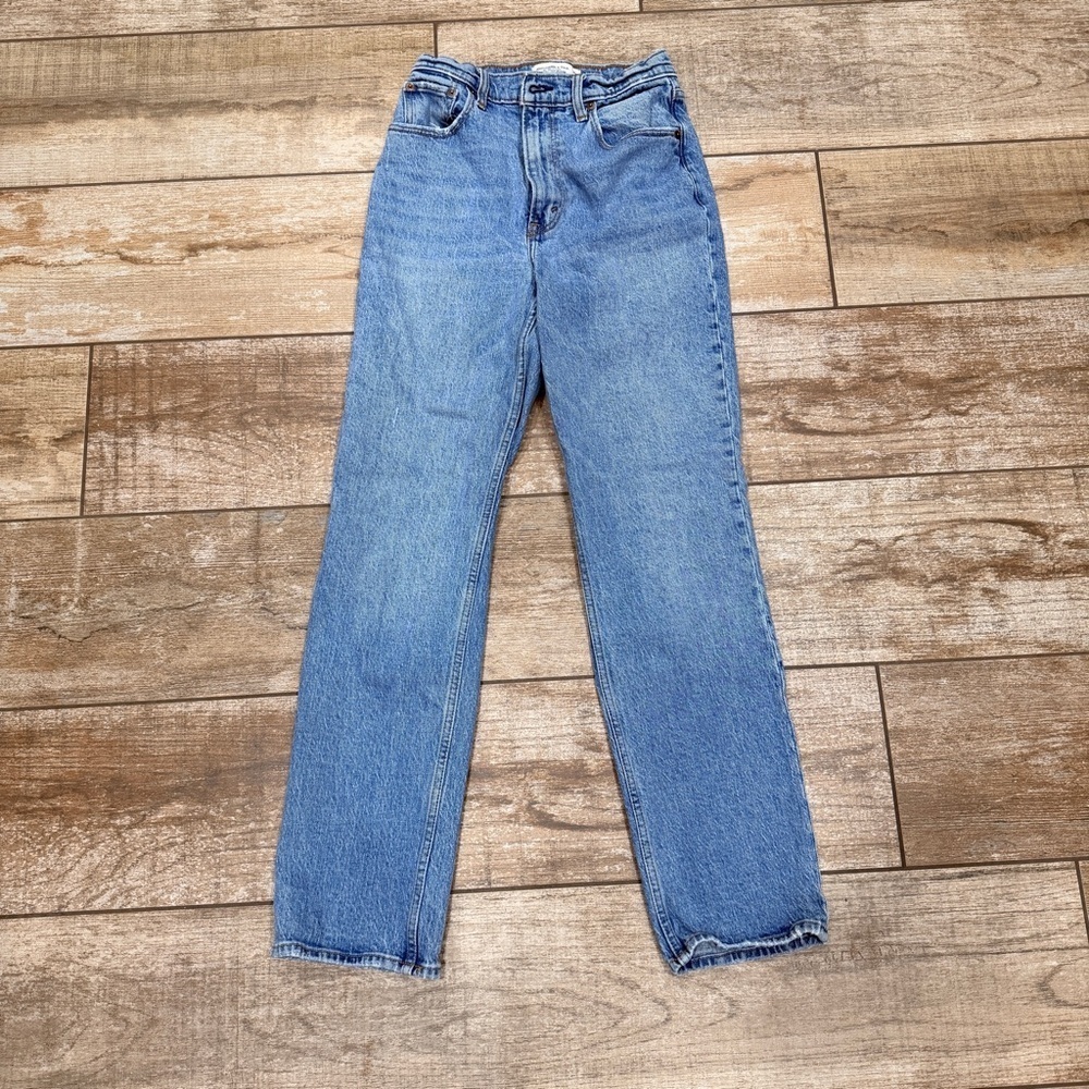 Abercrombie & Fitch | The 90’s Straight Ultra High Rise - Picture 2 of 8